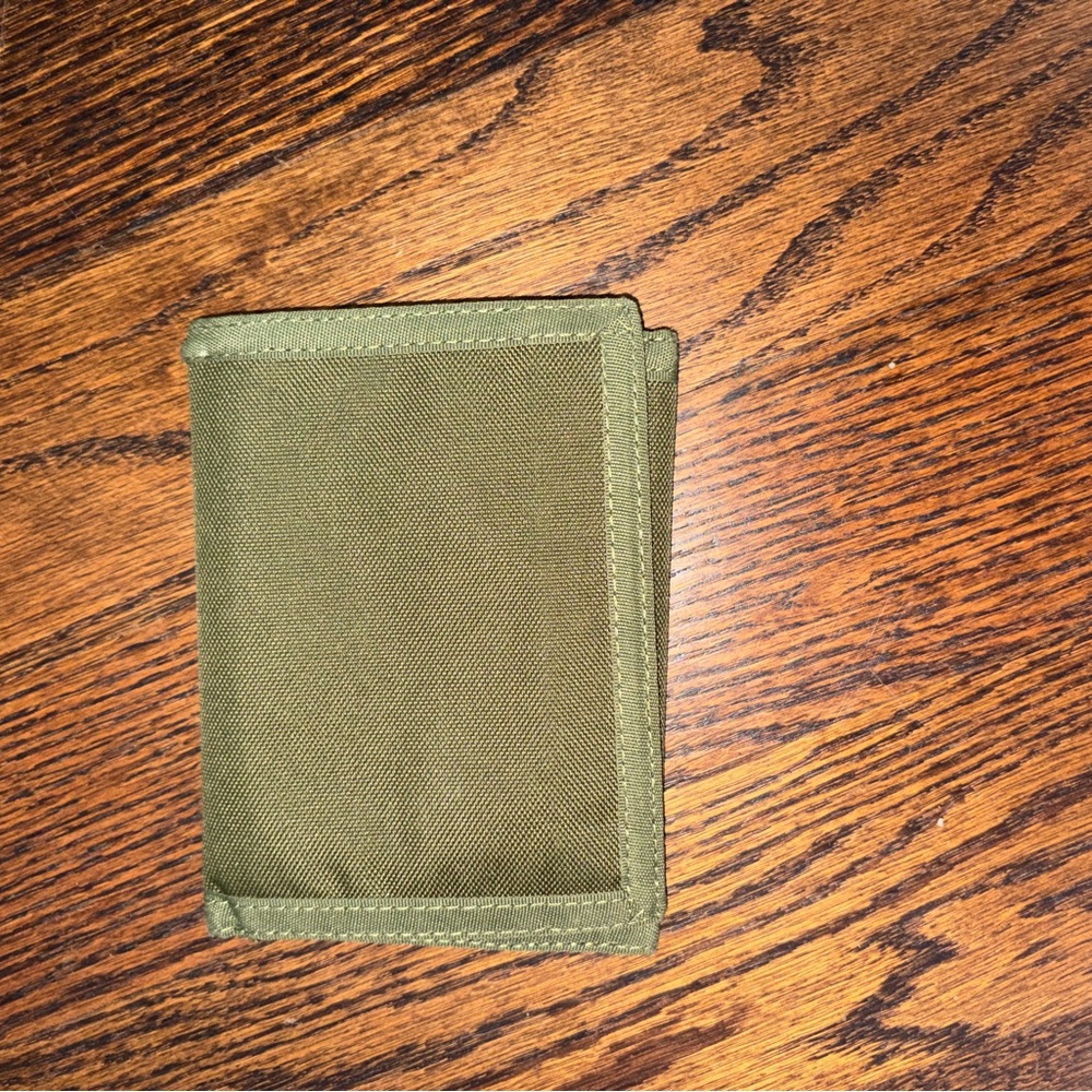 Brandy Melville Olive Key & Card Holder
